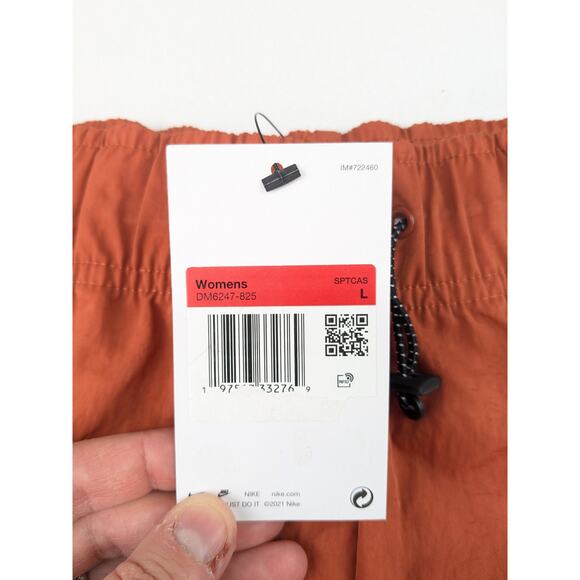 Nike Women's Loose Fit High Rise Woven Shorts - Picture 2 of 5